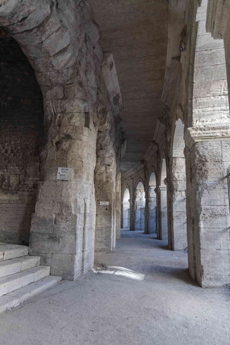 Francia - Arles 022 - Anfiteatro.jpg